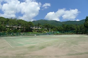 テニスコート（予約制・有料）