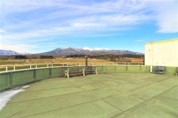 屋上より北西方向に那須連山の眺望