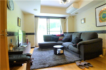 LDK（約19.2畳）／南東方向を撮影