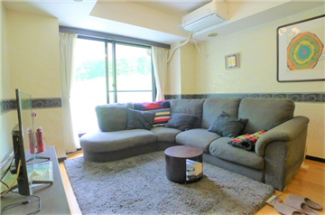 LDK（約19.2畳）／バルコニー方向を撮影