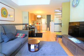 LDK（バルコニー側から撮影）