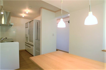 キッチンをフリースペース側より