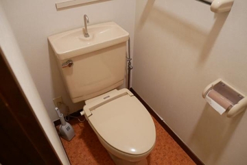 トイレ／廊下から撮影