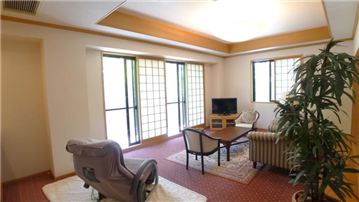 約１８．２畳の洋室８