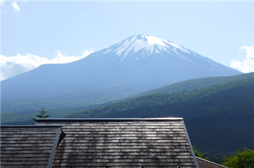 リビングダイニングからの富士山眺望／西方向を撮影