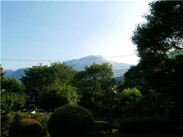 １階バルコニーから望む小涌谷（南西）方向