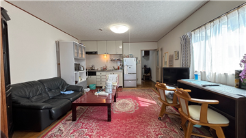 ダイニングキッチン（キッチン方向を撮影）