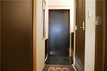 廊下から撮影した玄関
