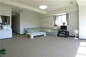 リビング・ダイニング／東方向を撮影