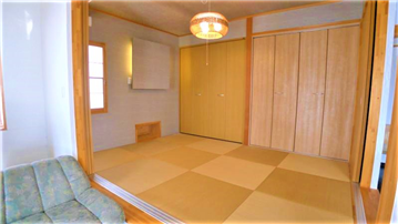 琉球風の畳に交換された和室1（約６.0畳）