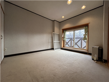 約5.8畳の洋室2/北方向を撮影