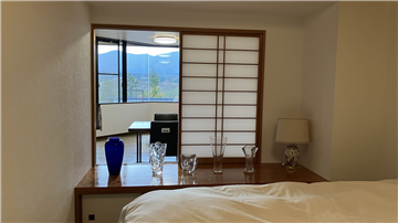 洋室2からリビング方向を撮影