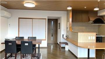 リビングから洋室2方向を撮影