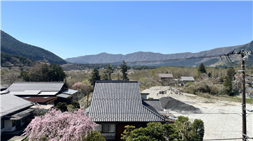 バルコニーから望む箱根外輪山の山並み眺望