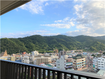 バルコニーから南方向の眺望
