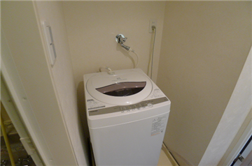 洗面室に備わる洗濯機置場