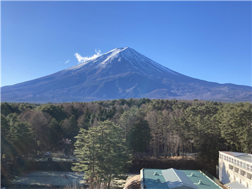 リビングから見た南方向の富士山眺望