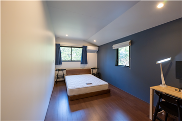 洋室1(約8畳)居室出入口側から撮影