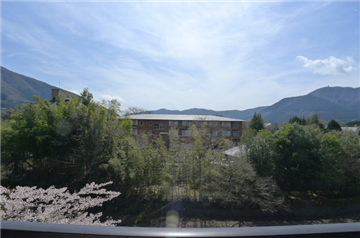 居室より箱根外輪山のパノラマ眺望をお愉しみ頂けます