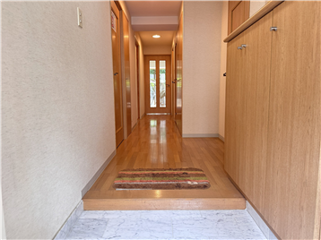 玄関(LD方向を撮影)
