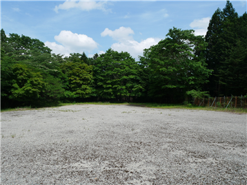 敷地西側から東方向を撮影