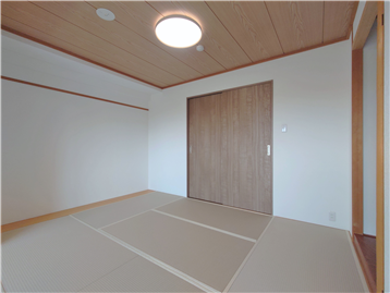 和室を南東角より撮影