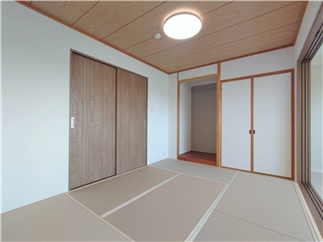 和室の南西角より床の間方向