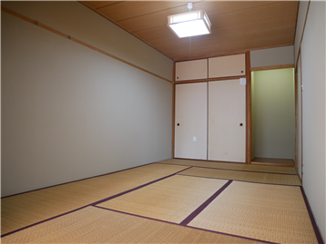 和室（奥の襖が押し入れです）