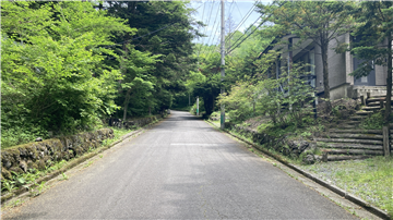 西側前面道路（北方向を撮影）