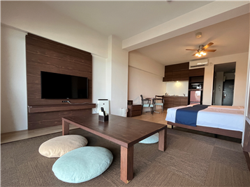 リビング・ベッドルーム（バルコニー側から撮影）