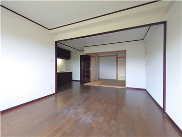 LDKの東角より和室方向：リフォーム・補修等前