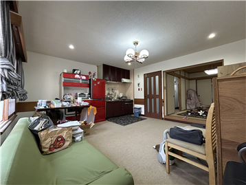 LDK(キッチン方向を撮影)