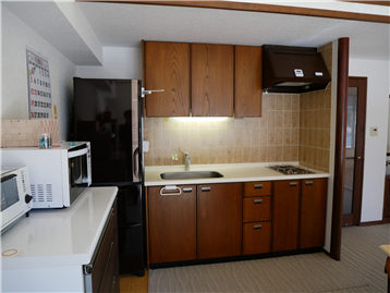 上下収納付きのキッチン