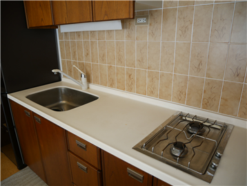 上下収納付きのキッチン