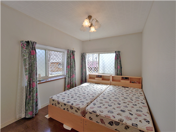 洋室2を居室入口側より