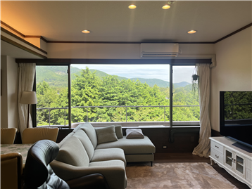 四季折々の箱根外輪山の山並みを望みます