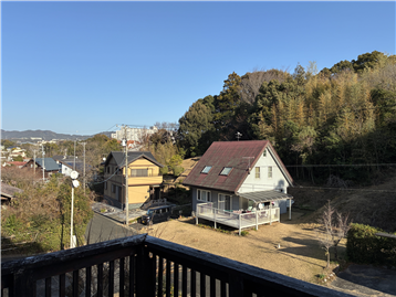 和室1のデッキから東側に見る眺め