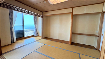広縁のある約5.5畳の和室／リビングより撮影