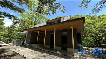 建物外観２／南西から撮影