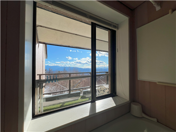 浴室窓からの景観（南西方向を撮影）