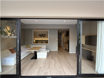 テラスから見た客室