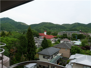 北西方向に望む箱根外輪山を代表する金時山