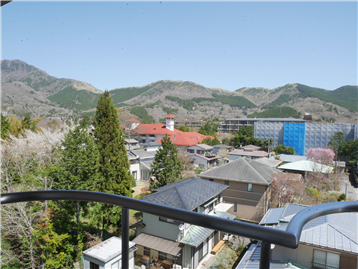 北西方向に望む箱根外輪山を代表する金時山