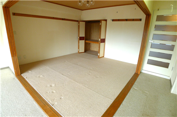 和室（カーペットを敷いています）/北西方向を撮影