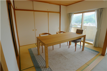 ダイニングより和室を撮影（北方向を撮影）