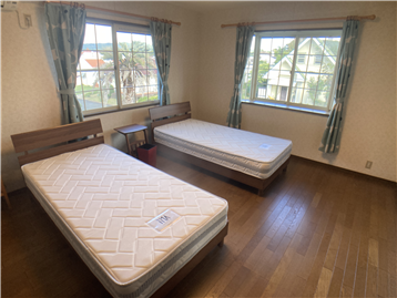 洋室2(入口から撮影)