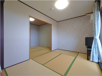 和室1の東角より和室2方向