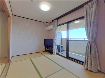 和室1の南角よりバルコニー方向