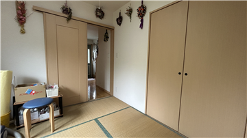 1階和室約4.5畳　北東方向を撮影