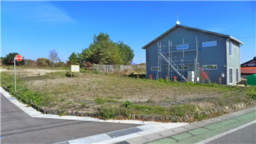 敷地内(南西側から撮影)